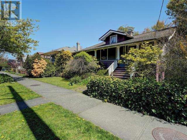 1727 Lee Ave, House detached with 2 bedrooms, 2 bathrooms and null parking in Victoria BC | Image 25