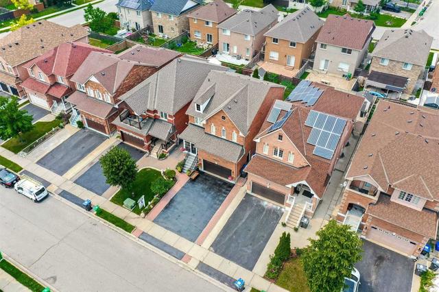 9 Avalanche Cres, House detached with 4 bedrooms, 4 bathrooms and 6 parking in Brampton ON | Image 31