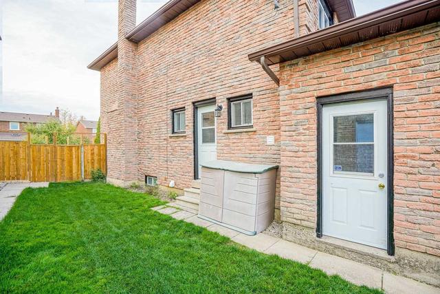 1027 Willowbank Tr, House detached with 4 bedrooms, 4 bathrooms and 6 parking in Mississauga ON | Image 35