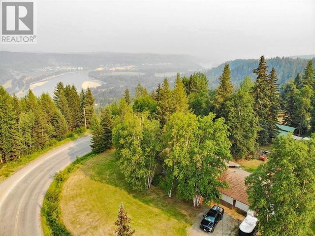 563 Marsh Road, House detached with 4 bedrooms, 2 bathrooms and null parking in Cariboo I BC | Image 9