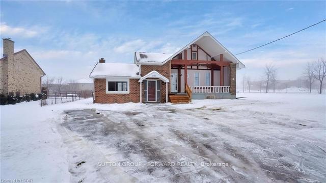 973 Gainsborough Rd, House detached with 2 bedrooms, 2 bathrooms and 6 parking in London ON | Image 1