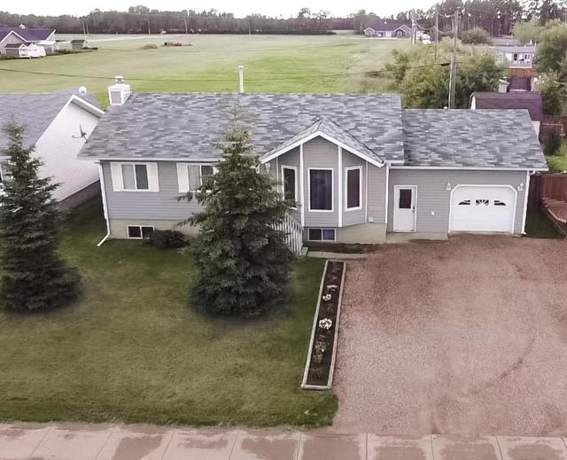 10104 109 Street, House detached with 5 bedrooms, 2 bathrooms and 1 parking in Mackenzie County AB | Image 10