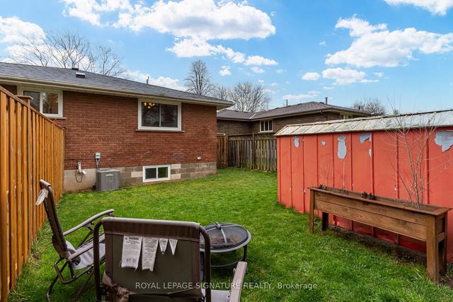 8 Colmar Pl, House detached with 3 bedrooms, 2 bathrooms and 5 parking in Hamilton ON | Image 32