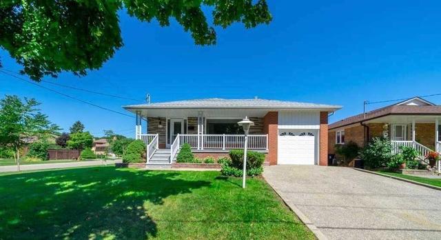 17 Arcade Dr, House detached with 3 bedrooms, 2 bathrooms and 3 parking in Toronto ON | Image 1