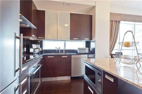 2003 - 21 Balmuto St, Condo with 2 bedrooms, 2 bathrooms and 1 parking in Toronto ON | Image 13