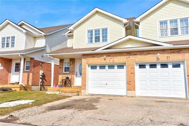 8 Mountain Laurel Crescent, House semidetached with 3 bedrooms, 2 bathrooms and 2 parking in Kitchener ON | Image 2