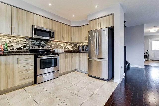222 Pelech Cres, House semidetached with 3 bedrooms, 3 bathrooms and 3 parking in Hamilton ON | Image 8
