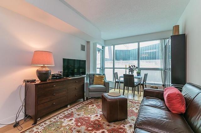 406 - 1 Scott St, Condo with 1 bedrooms, 1 bathrooms and 1 parking in Toronto ON | Image 11