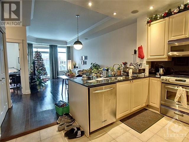 404 - 205 Bolton Street, Condo with 2 bedrooms, 2 bathrooms and 2 parking in Ottawa ON | Image 3