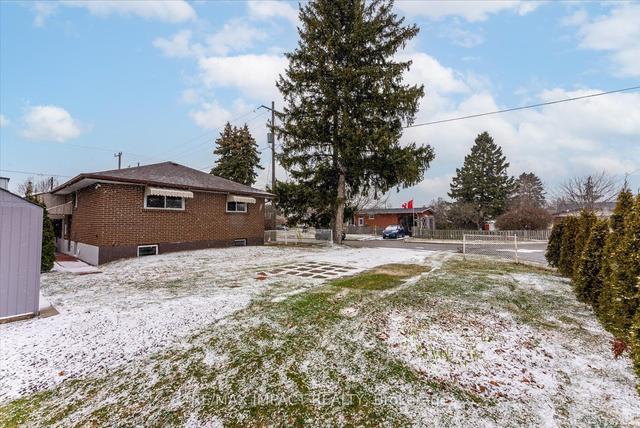 97 Waverly St S, House detached with 3 bedrooms, 3 bathrooms and 4 parking in Oshawa ON | Image 22