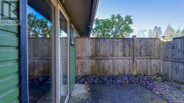 4 - 301 Arnet Rd, House attached with 2 bedrooms, 1 bathrooms and 1 parking in Tofino BC | Image 34