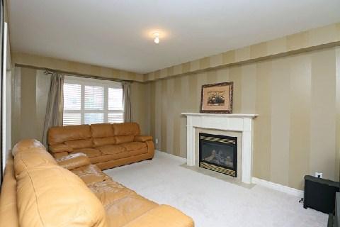 104 Telford St, House detached with 3 bedrooms, 3 bathrooms and 3 parking in Ajax ON | Image 6