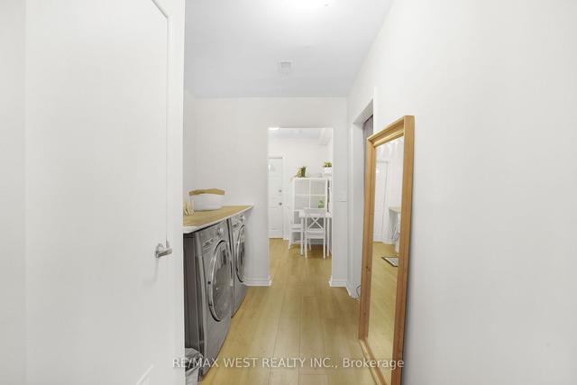58 Myrtle Ave, House detached with 2 bedrooms, 2 bathrooms and 2 parking in Toronto ON | Image 20