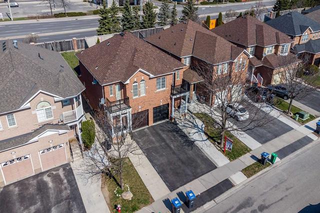 28 Secord Cres, House semidetached with 3 bedrooms, 3 bathrooms and 4 parking in Brampton ON | Image 1