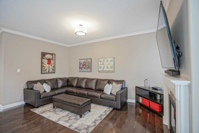 56 Mary Ellen Baker Cres, House detached with 4 bedrooms, 4 bathrooms and 4 parking in Vaughan ON | Image 6