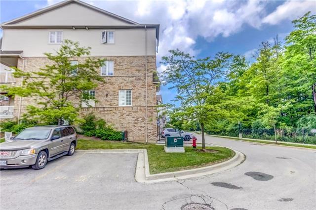 40 - 42 Pinery Tr, Townhouse with 3 bedrooms, 2 bathrooms and 1 parking in Toronto ON | Image 5