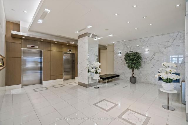 2102 - 500 St Clair Ave W, Condo with 1 bedrooms, 1 bathrooms and 1 parking in Toronto ON | Image 9