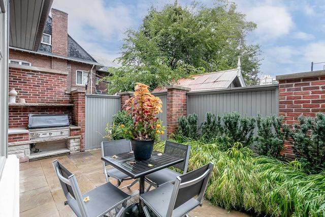 11 Dunvegan Rd, Townhouse with 3 bedrooms, 4 bathrooms and 2 parking in Toronto ON | Image 15