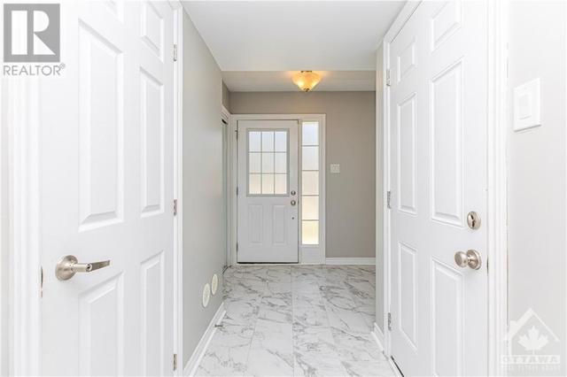 334 Sweet Grass Circle, Townhouse with 3 bedrooms, 2 bathrooms and 2 parking in Ottawa ON | Image 8