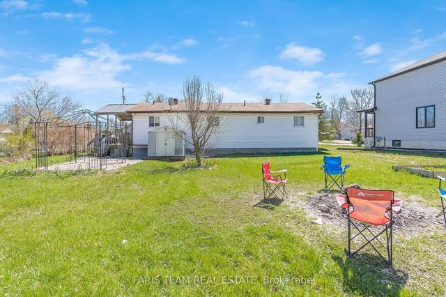 1050 Balsam Rd, House detached with 3 bedrooms, 1 bathrooms and 4 parking in Innisfil ON | Image 11