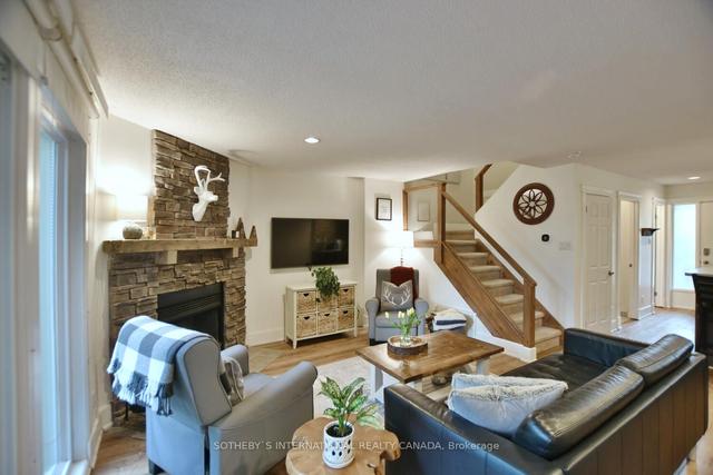 64 - 149 Fairway Cres, Condo with 3 bedrooms, 3 bathrooms and 1 parking in Collingwood ON | Image 2