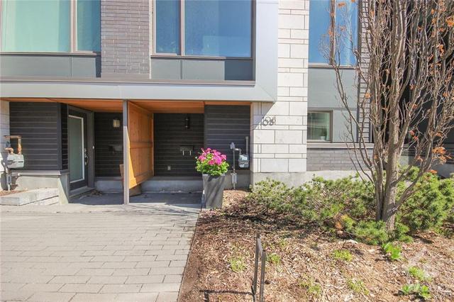 108 Greenfield Avenue, Townhouse with 3 bedrooms, 3 bathrooms and 2 parking in Ottawa ON | Image 2