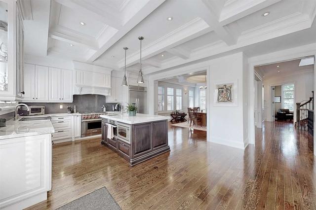 29 Southwell Dr, House detached with 4 bedrooms, 5 bathrooms and 6 parking in Toronto ON | Image 4