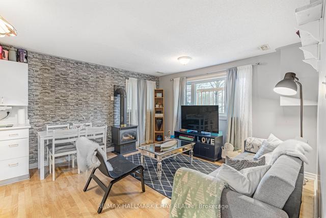 212 Huronia Rd, House detached with 3 bedrooms, 2 bathrooms and 4 parking in Barrie ON | Image 9
