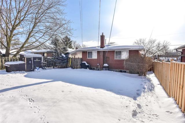 33 Kenwood Cres, House detached with 4 bedrooms, 2 bathrooms and 3 parking in Guelph ON | Image 22