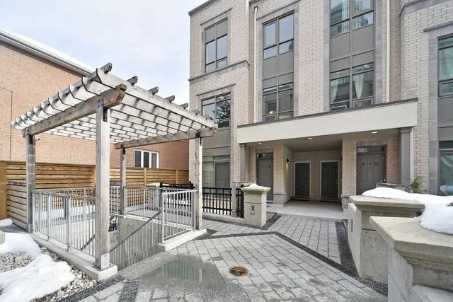 2 - 52 Holmes Ave, Townhouse with 2 bedrooms, 2 bathrooms and 2 parking in Toronto ON | Image 12
