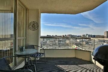 1012 - 75 King St E, Condo with 2 bedrooms, 2 bathrooms and 3 parking in Mississauga ON | Image 4