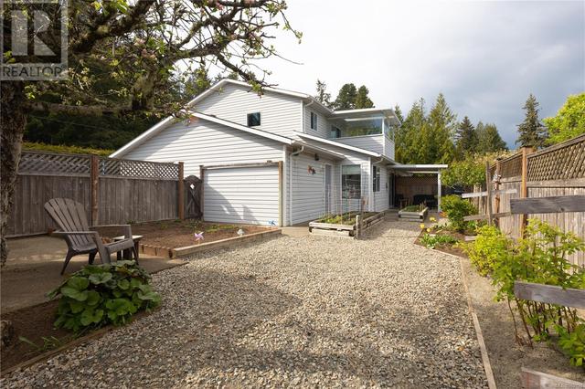 239 Fifth Ave, House detached with 5 bedrooms, 4 bathrooms and 6 parking in Qualicum Beach BC | Image 38