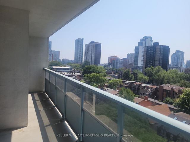 1004 - 30 Gloucester St, Condo with 1 bedrooms, 1 bathrooms and 1 parking in Toronto ON | Image 2