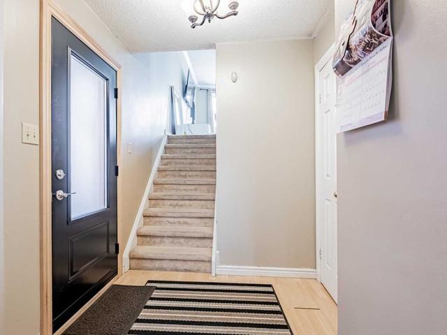 49 Tina Crt, House attached with 3 bedrooms, 3 bathrooms and 3 parking in Brampton ON | Image 27