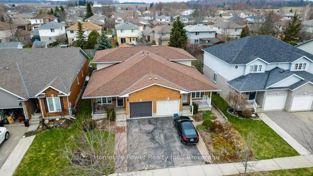 215 a Inverhuron Cres, House semidetached with 3 bedrooms, 2 bathrooms and 3 parking in Waterloo ON | Image 34