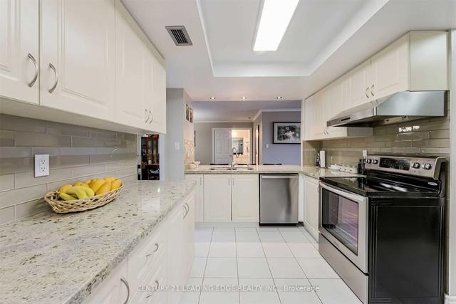 2010 - 255 Bamburgh Circ, Condo with 2 bedrooms, 2 bathrooms and 1 parking in Toronto ON | Image 13