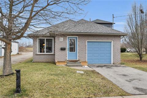 196 a Grand River Avenue, House detached with 2 bedrooms, 1 bathrooms and 2 parking in Brantford ON | Card Image