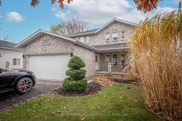1039 Finch St, House detached with 4 bedrooms, 4 bathrooms and 6 parking in Kingston ON | Image 1