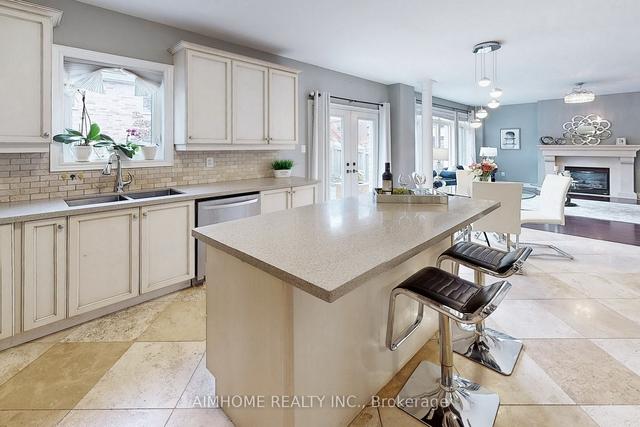 404 Gilpin Dr, House detached with 4 bedrooms, 4 bathrooms and 6 parking in Newmarket ON | Image 5