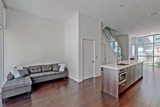 th5 - 101 Erskine Ave, Townhouse with 3 bedrooms, 4 bathrooms and 2 parking in Toronto ON | Image 6