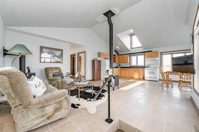 7622 Sideroad 8 E, House detached with 2 bedrooms, 1 bathrooms and 13 parking in Wellington North ON | Image 29