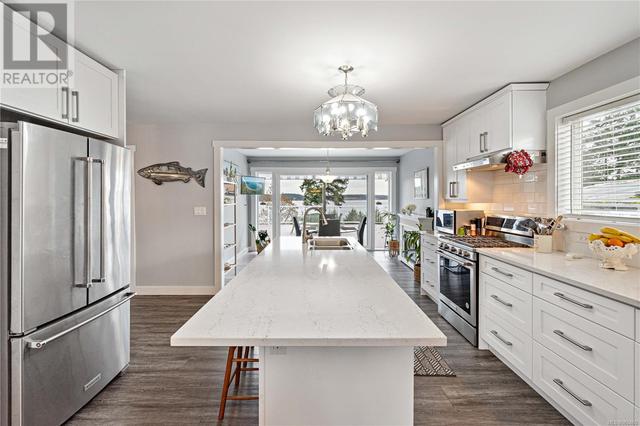 1424 Seaspray Blvd, House detached with 5 bedrooms, 3 bathrooms and 5 parking in Nanaimo A BC | Image 6