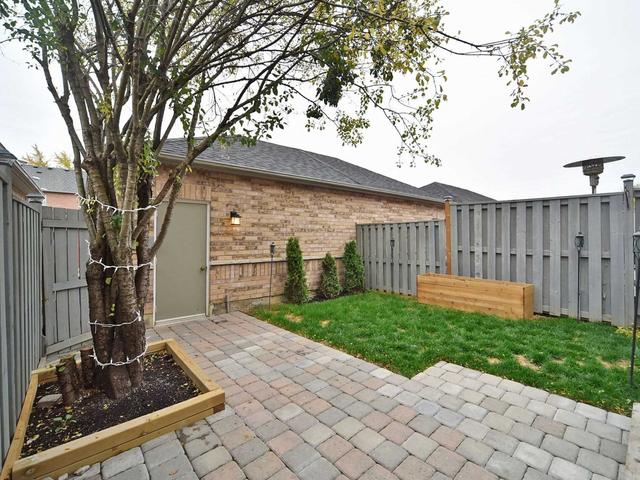 63 Sonoma Blvd, House attached with 2 bedrooms, 3 bathrooms and 2 parking in Vaughan ON | Image 13