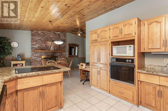 37 Morning Meadows Drive, House detached with 5 bedrooms, 2 bathrooms and 6 parking in Ponoka County AB | Image 2