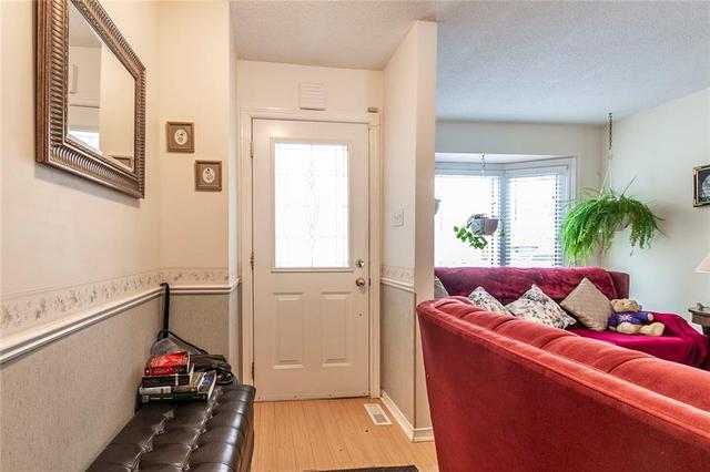2411 Paula Court, House detached with 3 bedrooms, 1 bathrooms and 3 parking in Burlington ON | Image 4