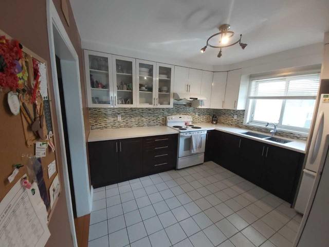 83 Budea Cres, House detached with 3 bedrooms, 2 bathrooms and 4 parking in Toronto ON | Image 9