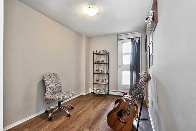 222 - 350 Quigley Rd, Condo with 3 bedrooms, 1 bathrooms and 1 parking in Hamilton ON | Image 5