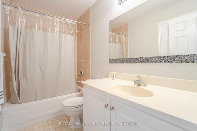 8 Trudelle Cres, House semidetached with 3 bedrooms, 3 bathrooms and 3 parking in Brampton ON | Image 22