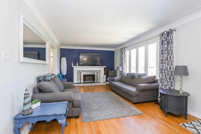 5 Tunbridge Cres, House detached with 3 bedrooms, 2 bathrooms and 8 parking in Grimsby ON | Image 2