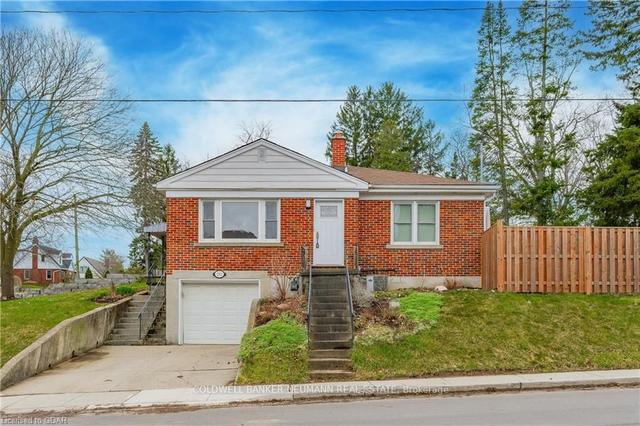 212 Kathleen St, House detached with 2 bedrooms, 2 bathrooms and 2 parking in Guelph ON | Image 34